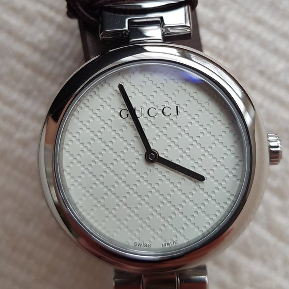 GUCCI Diamantissima Quartz White Dial Ladies Watch YA141502 - Picture 8 of 10